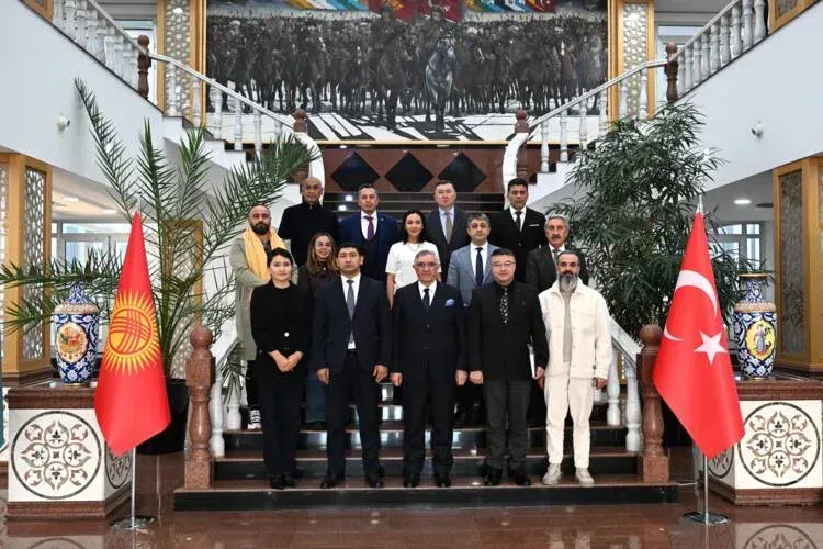 Anadolu Dermo Kimya A.Ş. heyetinden Manas Üniversitesi’ne ziyaret görseli